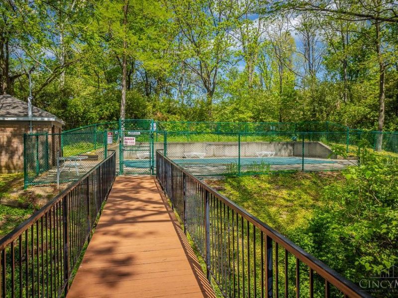 1544 W Galbraith Road, Unit 106, North College Hill, OH 45231 Photo 4