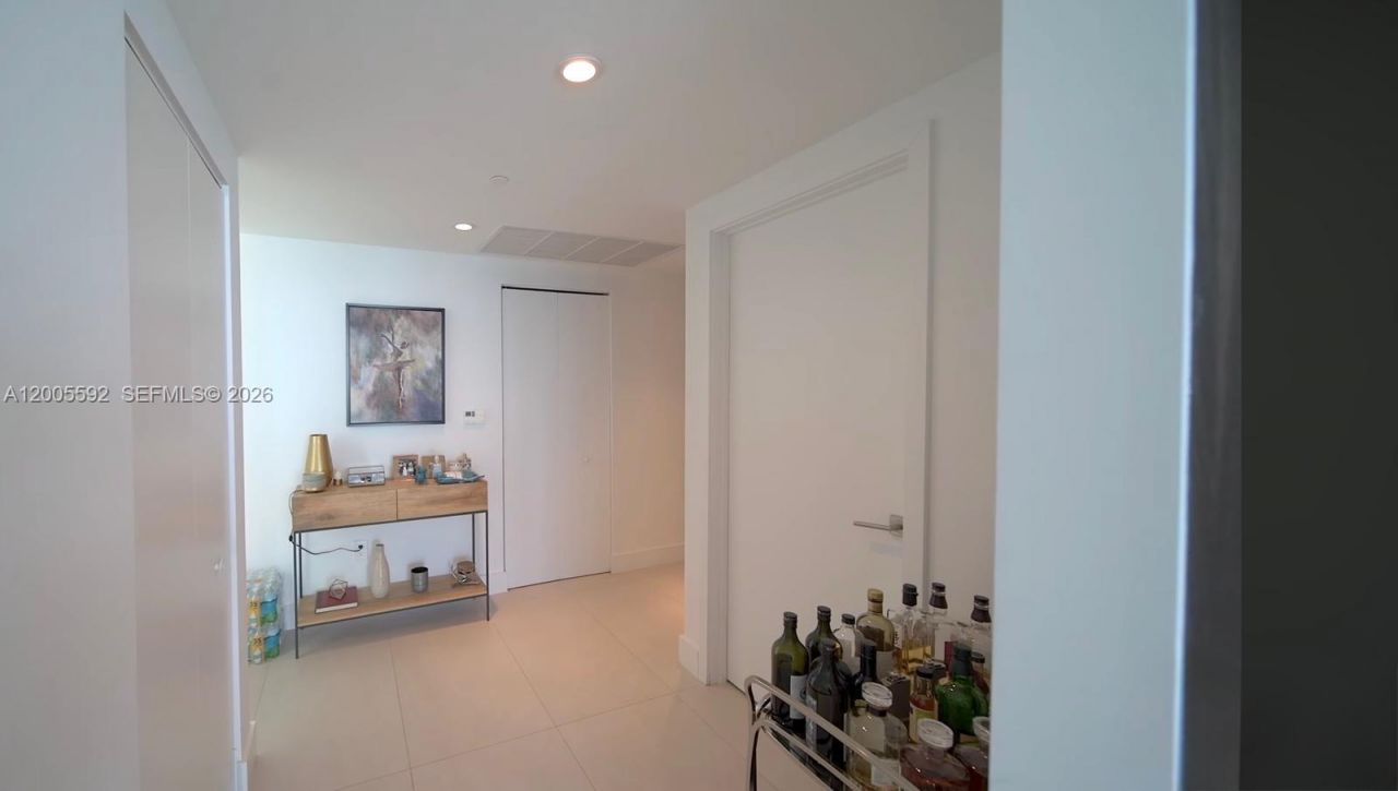 3131 NE 7th Ave, Unit 4401, Miami, FL 33137 Photo
