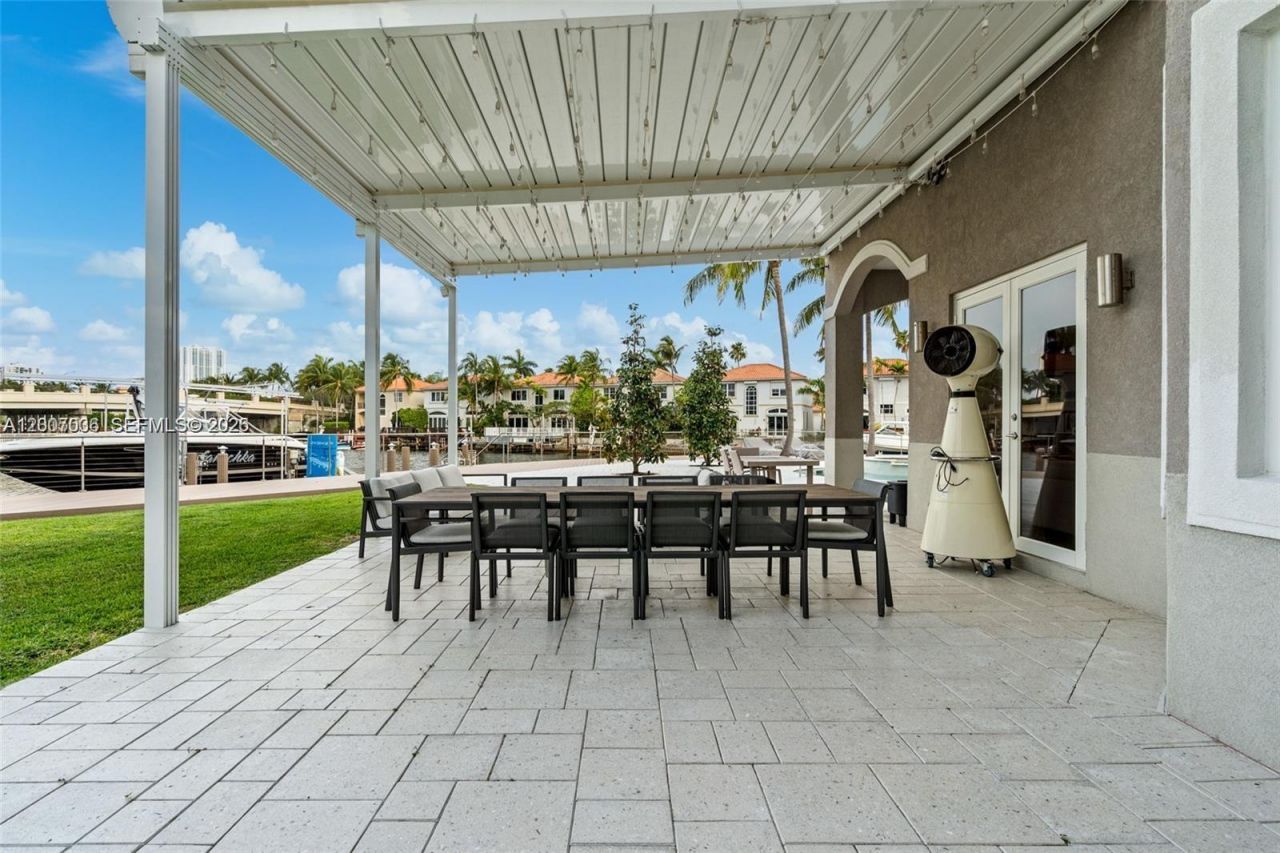 1260 Harbor Ct , Hollywood, FL 33019 Photo