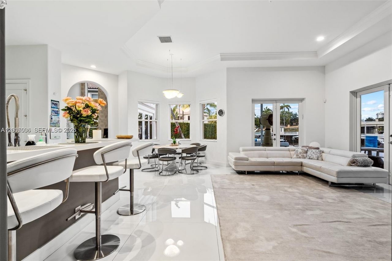 1260 Harbor Ct , Hollywood, FL 33019 Photo