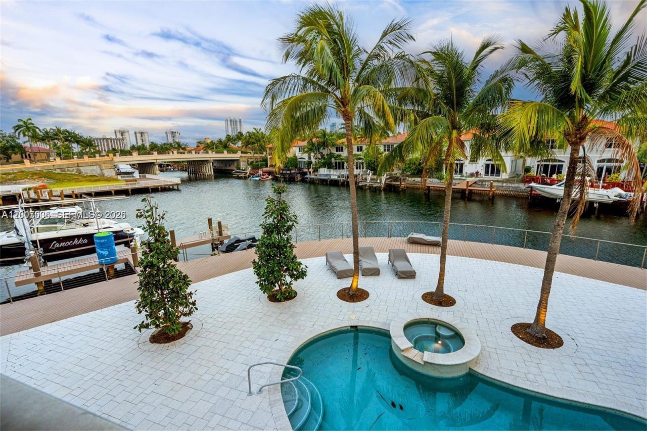 1260 Harbor Ct , Hollywood, FL 33019 Photo