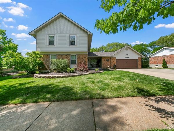 7039 Broken Oak Drive, St Louis, MO 63129