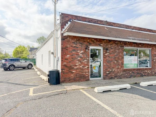 1111 Saint Georges Avenue , Colonia, NJ 07067