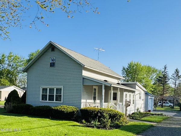 319 E Plum Street , Deshler, OH 43516