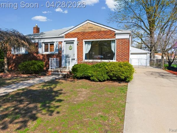 2669 Longmeadow Drive, Trenton, MI 48183