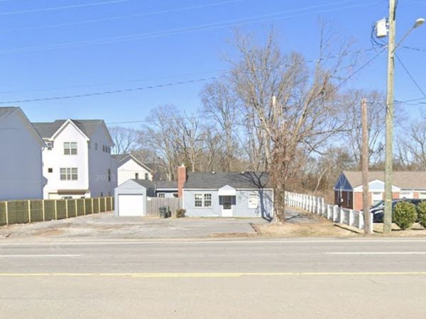 94 Thompson Ln , Nashville, TN 37211