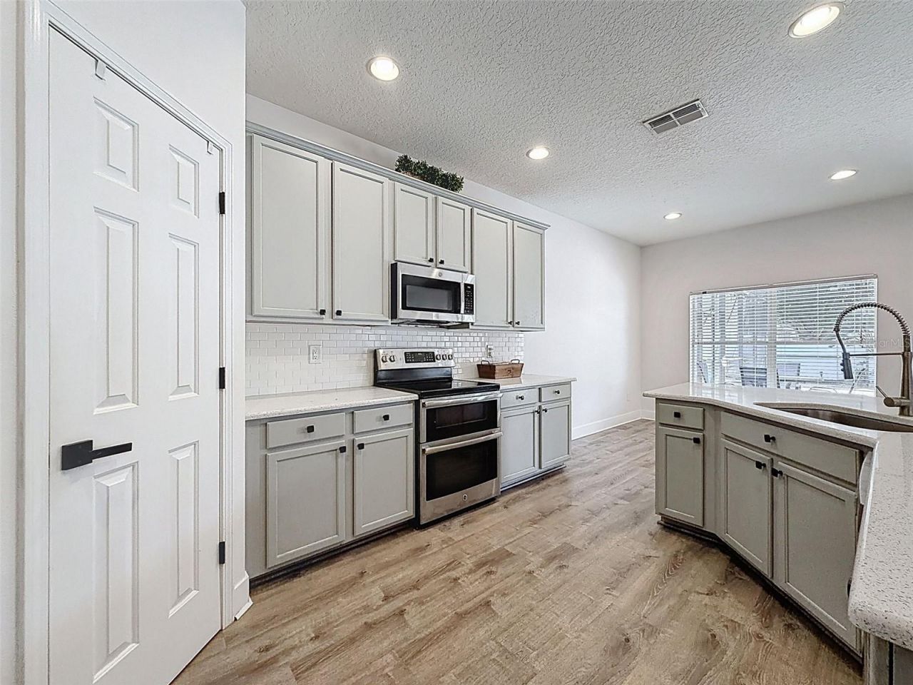 8950 Sandusky Lane, New Port Richey, FL 34654 Photo