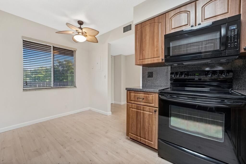 7286 Huntington Lane, Unit 405, Delray Beach, FL 33446 Photo