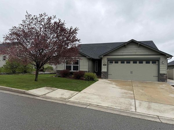 7028 S Woodhaven Dr, Spokane, WA 99224