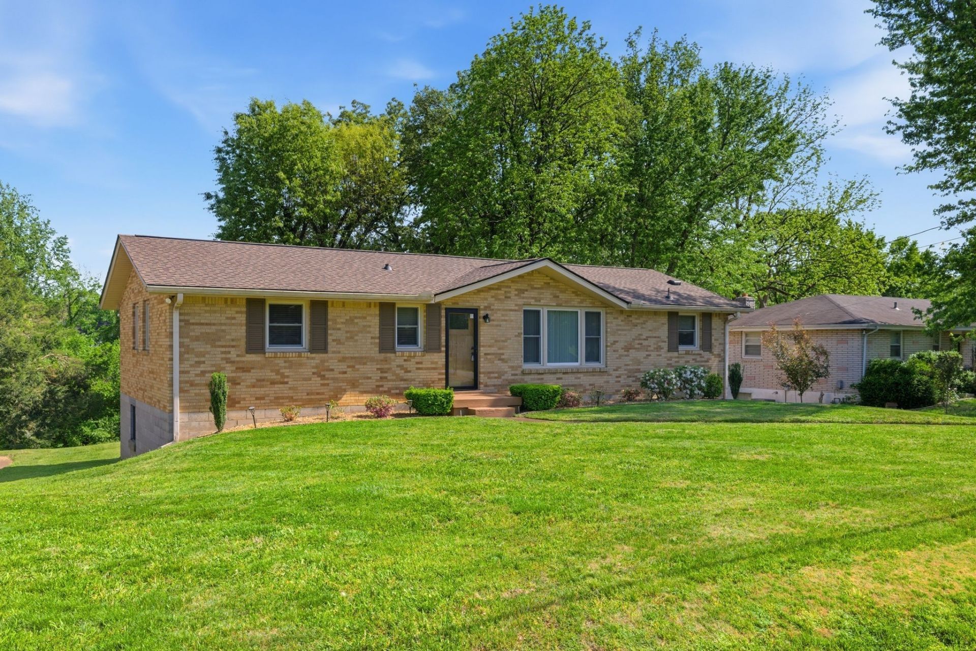 500 Mcdonald Dr, Nashville, TN 37217 Main Photo