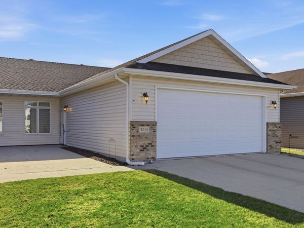 4258 52nd Street S, Fargo, ND 58104