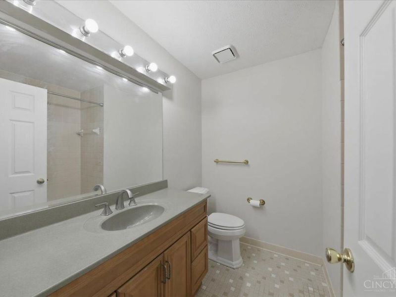 10757 Fallsington Court, Blue Ash, OH 45242 Photo 27