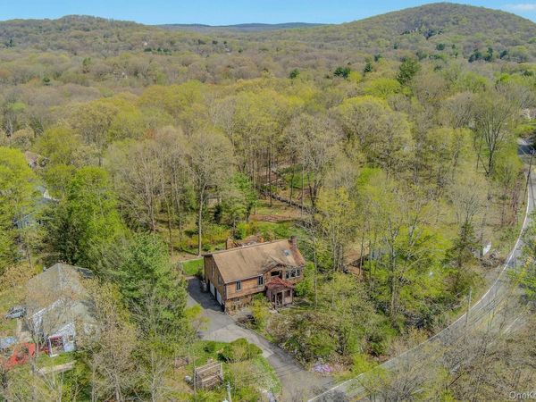 136 Furnace Woods Road , Cortlandt Manor, NY 10567