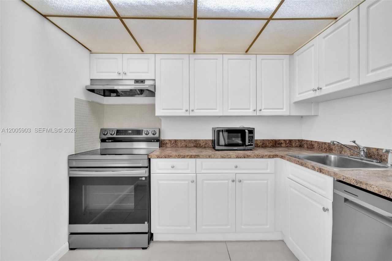 8103 Camino Real , Unit C-314, Miami, FL 33143 Photo