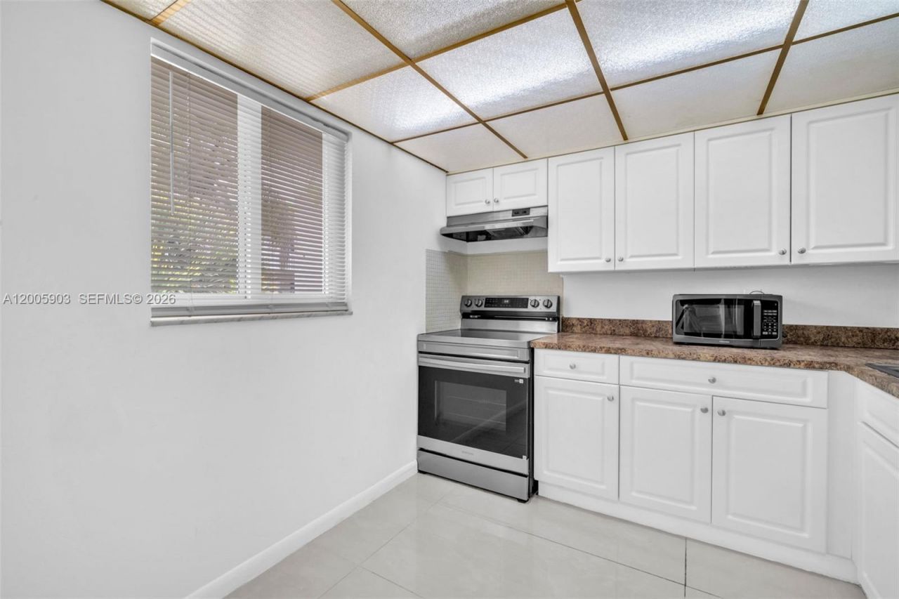 8103 Camino Real , Unit C-314, Miami, FL 33143 Photo