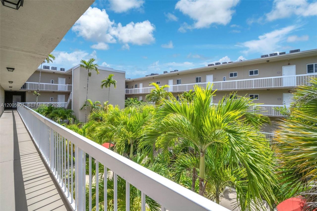 8103 Camino Real , Unit C-314, Miami, FL 33143 Photo