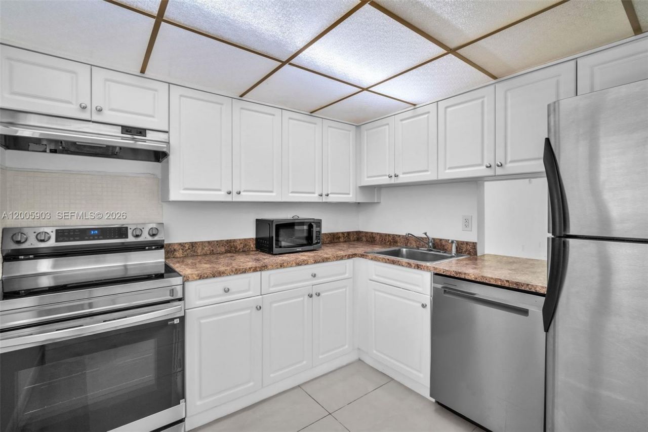 8103 Camino Real , Unit C-314, Miami, FL 33143 Photo