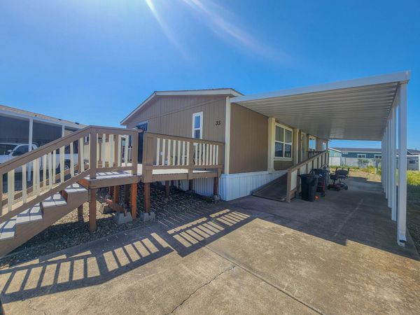 4729 S Pacific Hwy, Unit 35, Phoenix, OR 97535