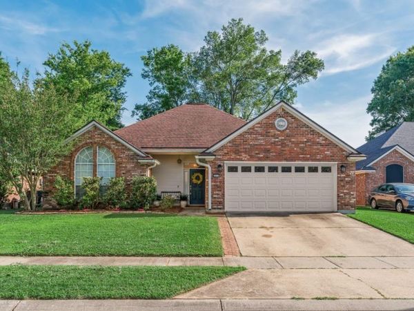 5912 Summerville Lane, Bossier City, LA 71111