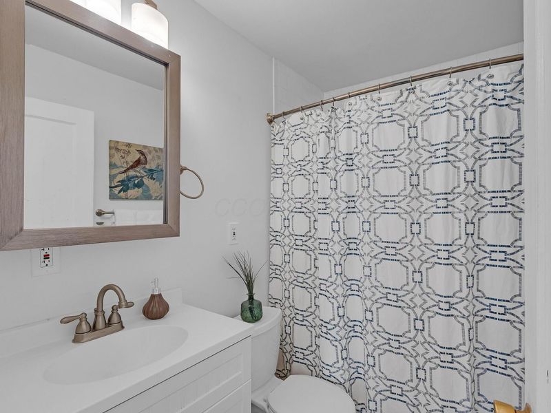 874 Binns Boulevard, Columbus, OH 43204 Photo 7