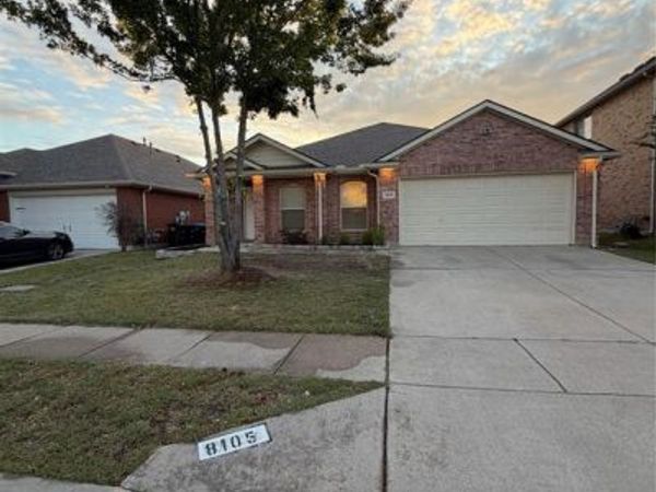 8105 Hennessey Trail, Fort Worth, TX 76131