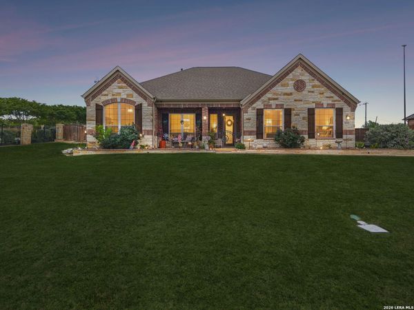 123 CATTLE DR, Castroville, TX 78009