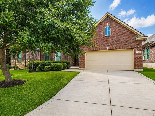 9758 Helotes Hl, Helotes, TX 78023