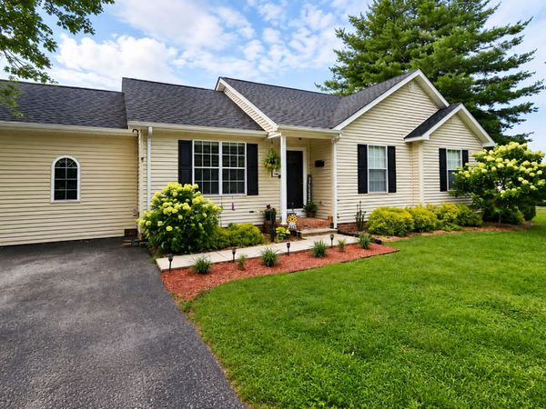 73 Three Point Cir, McMinnville, TN 37110
