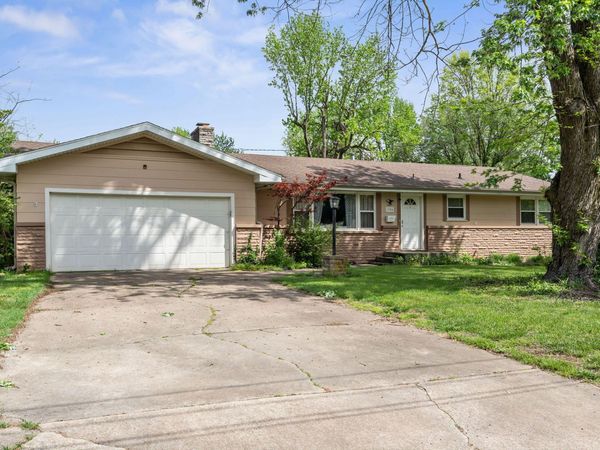 1904 S Valley Road Avenue , Springfield, MO 65804