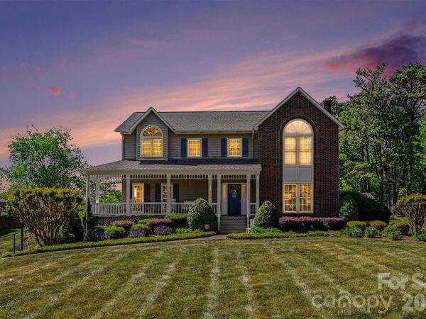 4051 Pinecrest Drive NE, Hickory, NC 28601