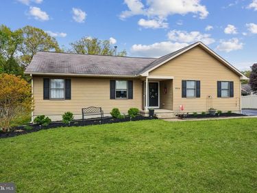905 BRIDGEBORO STREET, DELRAN, NJ 08075