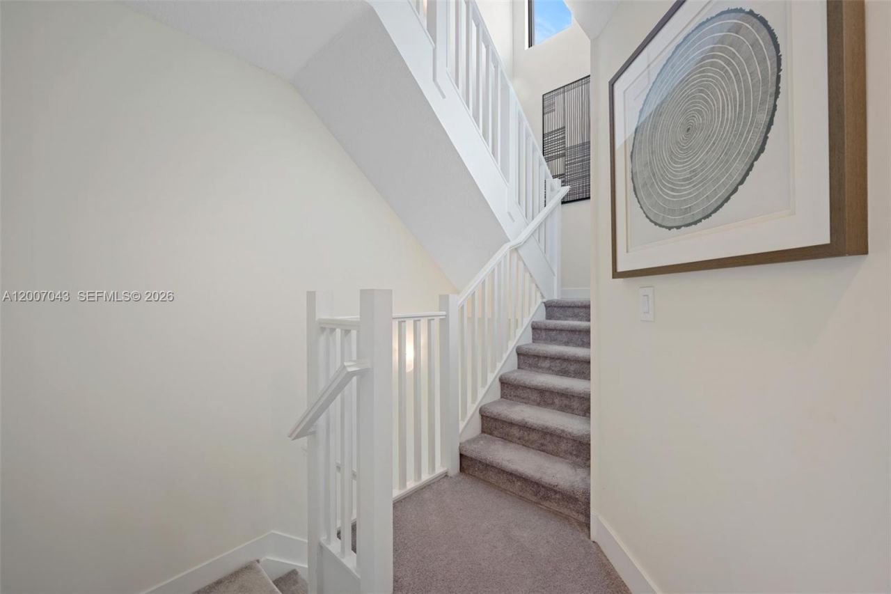 8387 NW 43rd St , Doral, FL 33166 Photo