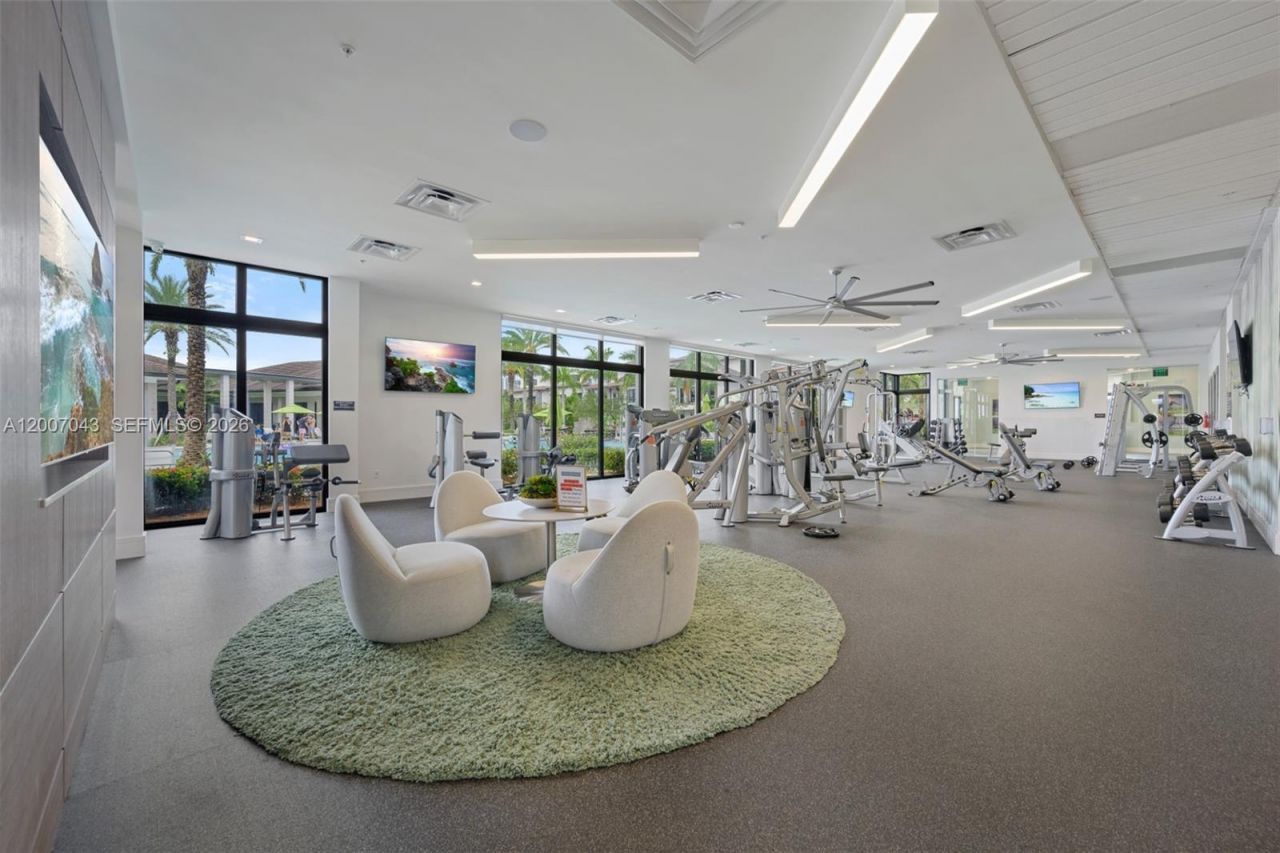 8387 NW 43rd St , Doral, FL 33166 Photo