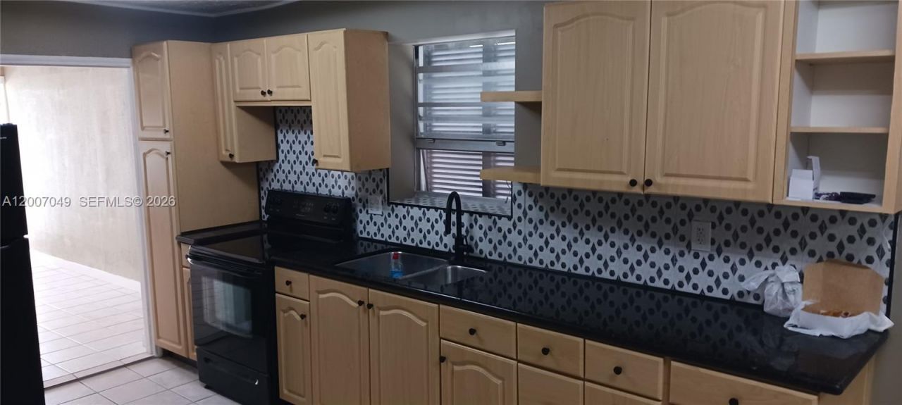 2272 SW 8th St , Unit 3, Miami, FL 33135 Photo