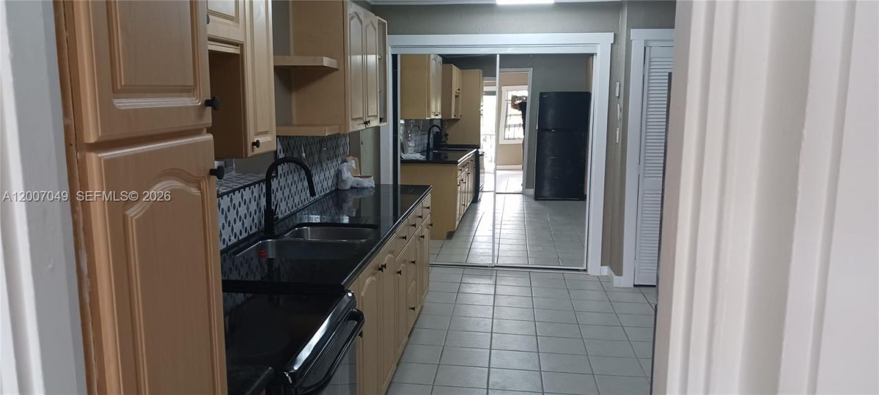 2272 SW 8th St , Unit 3, Miami, FL 33135 Photo