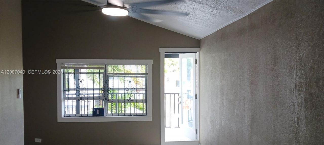 2272 SW 8th St , Unit 3, Miami, FL 33135 Photo