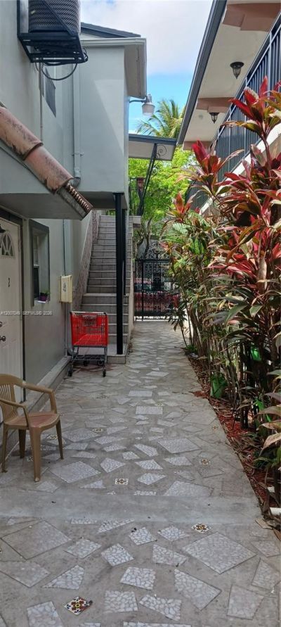 2272 SW 8th St , Unit 3, Miami, FL 33135 Photo