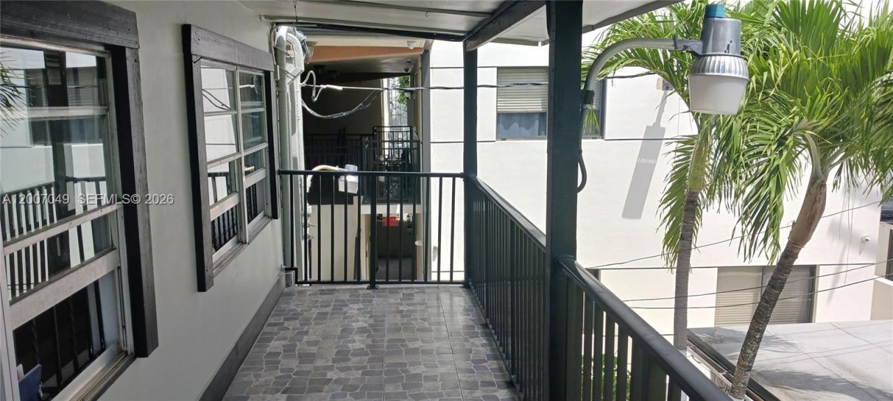 2272 SW 8th St , Unit 3, Miami, FL 33135 Photo