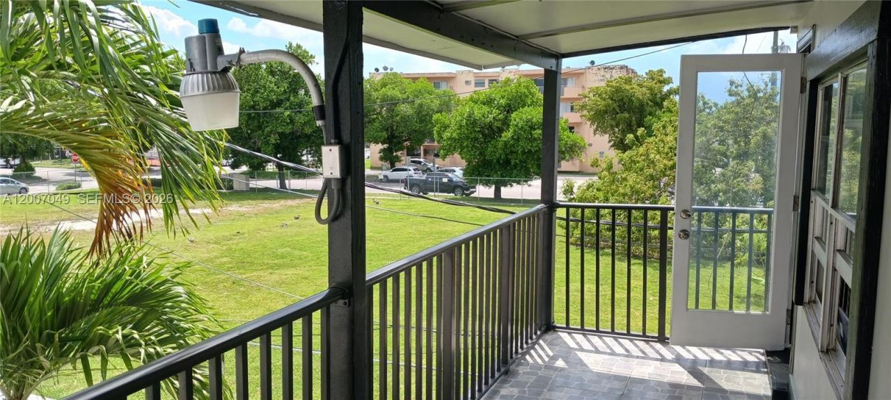 2272 SW 8th St , Unit 3, Miami, FL 33135 Photo