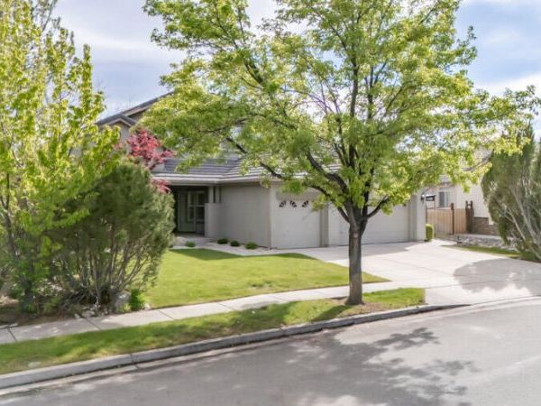 2717 Hamm Court, Sparks, NV 89436