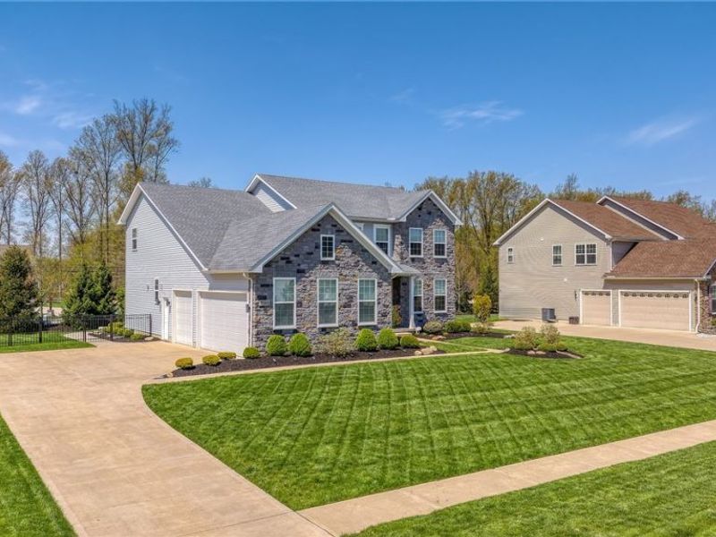 2262 Norton Place, Avon, OH 44011 Photo 2