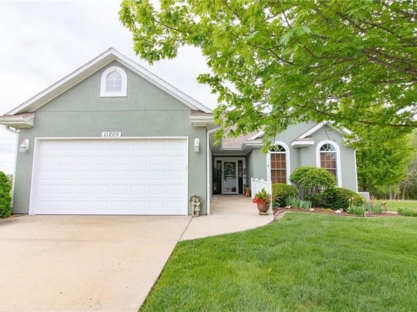 11209 Trevor Drive, Peculiar, MO 64078