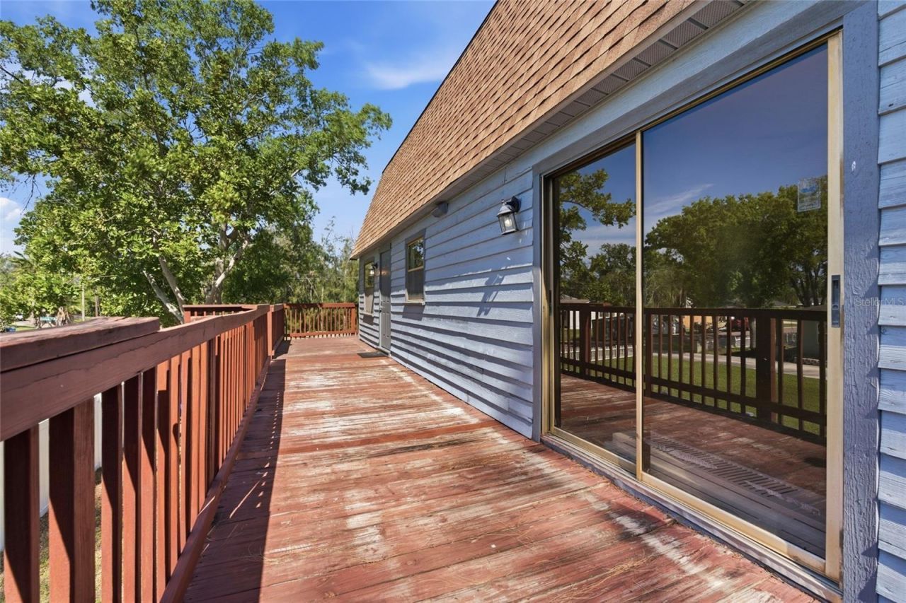 8221 Riverside Dr Ne, Saint Petersburg, FL 33702 Photo
