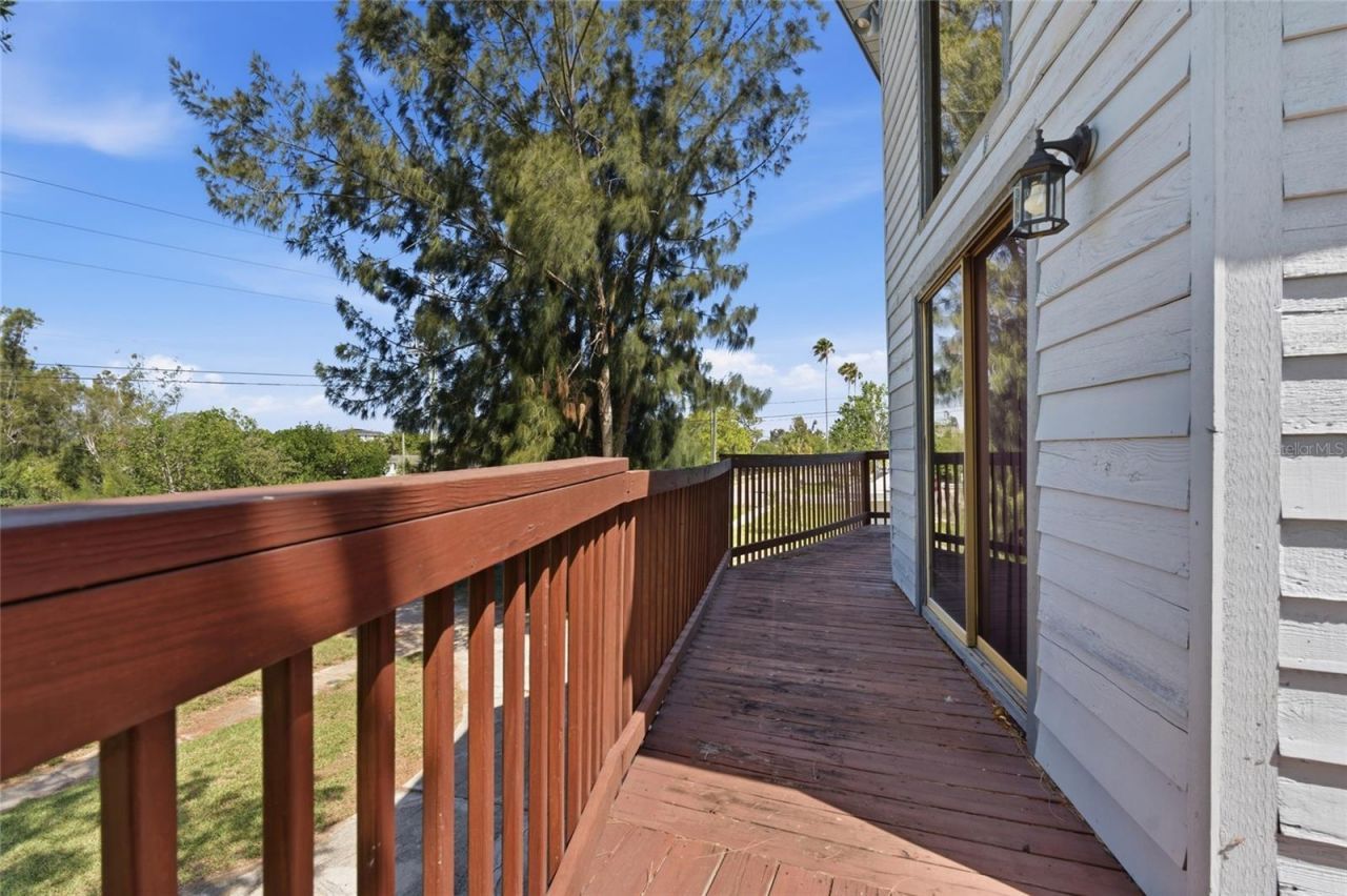 8221 Riverside Dr Ne, Saint Petersburg, FL 33702 Photo