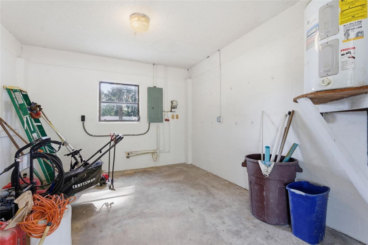 8221 Riverside Dr Ne, Saint Petersburg, FL 33702 Photo