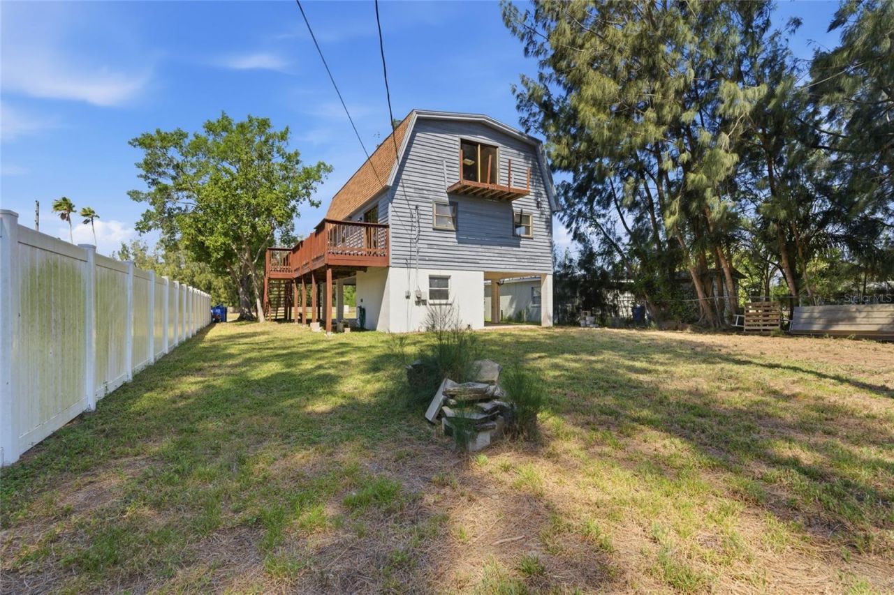8221 Riverside Dr Ne, Saint Petersburg, FL 33702 Photo