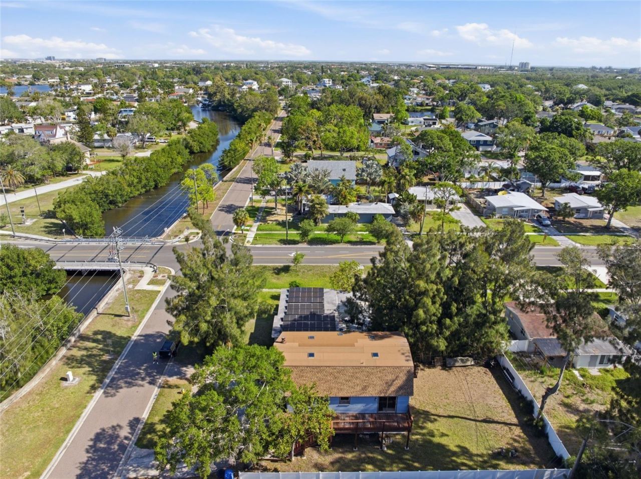 8221 Riverside Dr Ne, Saint Petersburg, FL 33702 Photo