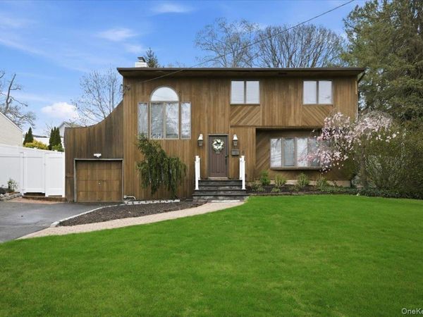 9 Adrian Drive , Ronkonkoma, NY 11779