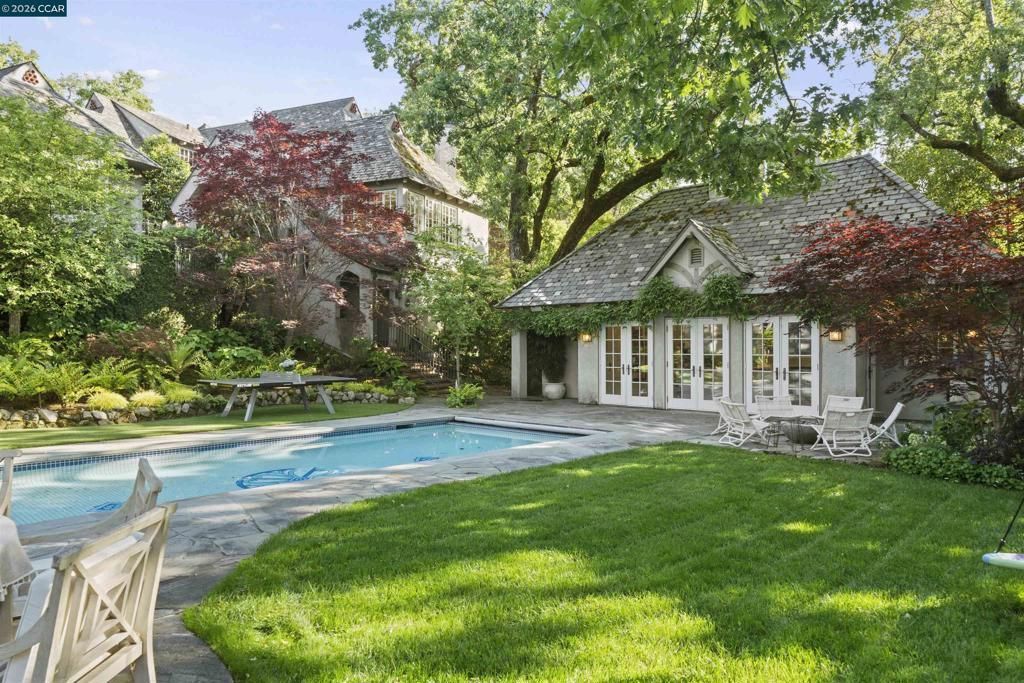 33 La Noria, Orinda, CA 94563 Main Photo