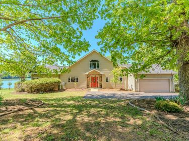 1269 Runaway Bay, Lynch Station, VA 24571